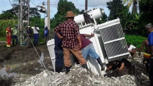 Oficialismo carga contra otro culpable de la crisis eléctrica y los apagones en Cuba