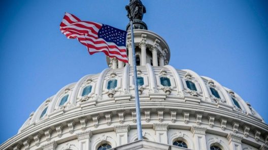 El Senado de EE.UU. desaprueba limitar a Trump ante posible acción militar en Cuba
