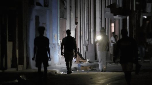 Varias zonas de La Habana están sin electricidad por un disparo automático