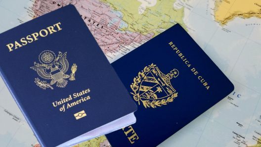 Pasaporte de Estados Unidos pierde poder de acceso a más países en 2026. ¿Y el cubano?