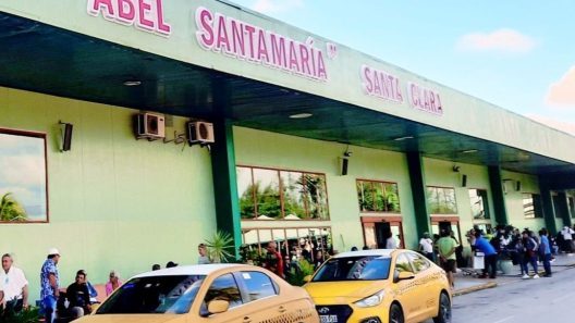 Volar a Cuba por el Día de las Madres 2026: cuánto cuestan los pasajes y qué días conviene evitar