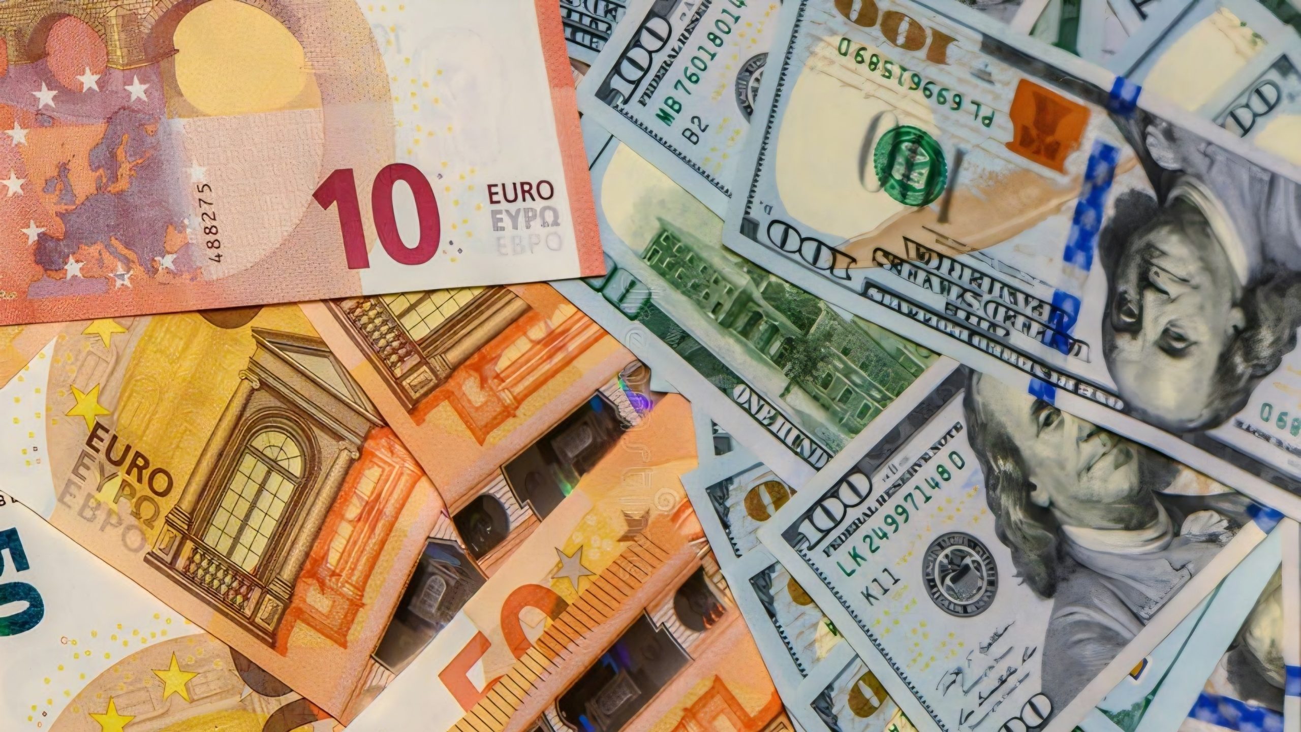 Tasas de cambio en Cuba hoy: el dólar y el euro cada vez más caros
