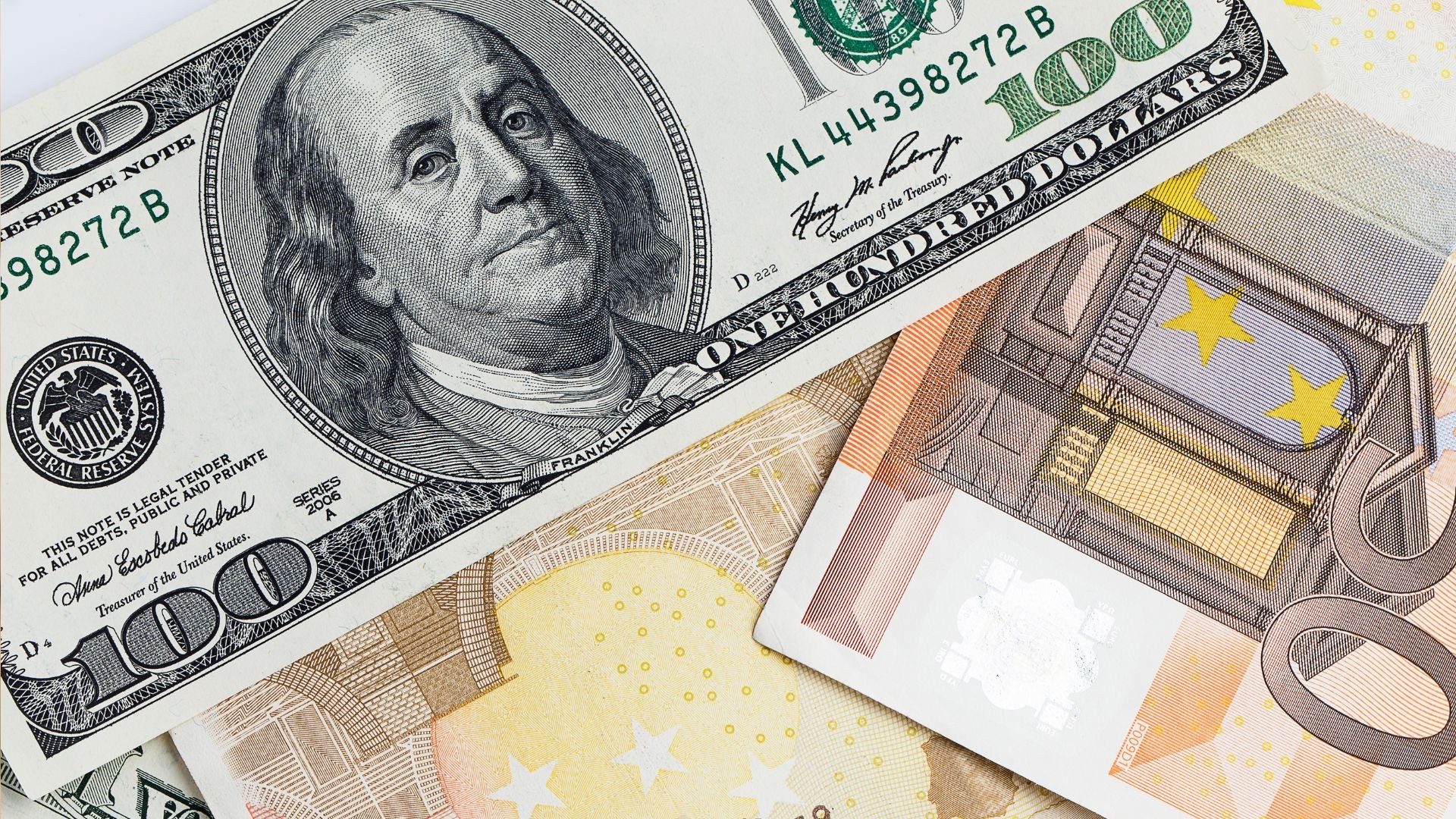 ¿A cuánto están el dólar y el euro hoy en Cuba? Así amanecen las divisas este 23 de junio