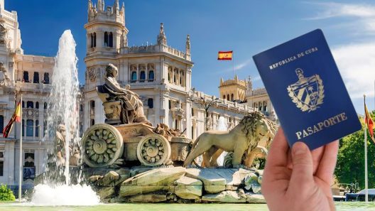 Una puerta abierta a España para miles de cubanos con permiso de residencia