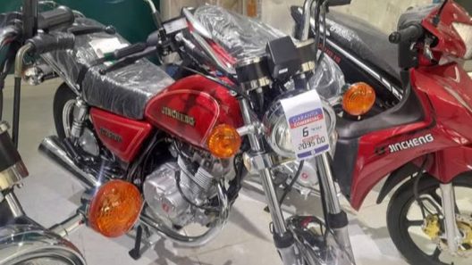 Venden motos en dólares en tienda de Playa: precios superan los 2000 USD y generan polémica en Cuba