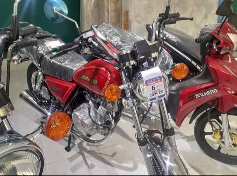 Venden motos en dólares en tienda de Playa: precios superan los 2000 USD y generan polémica en Cuba