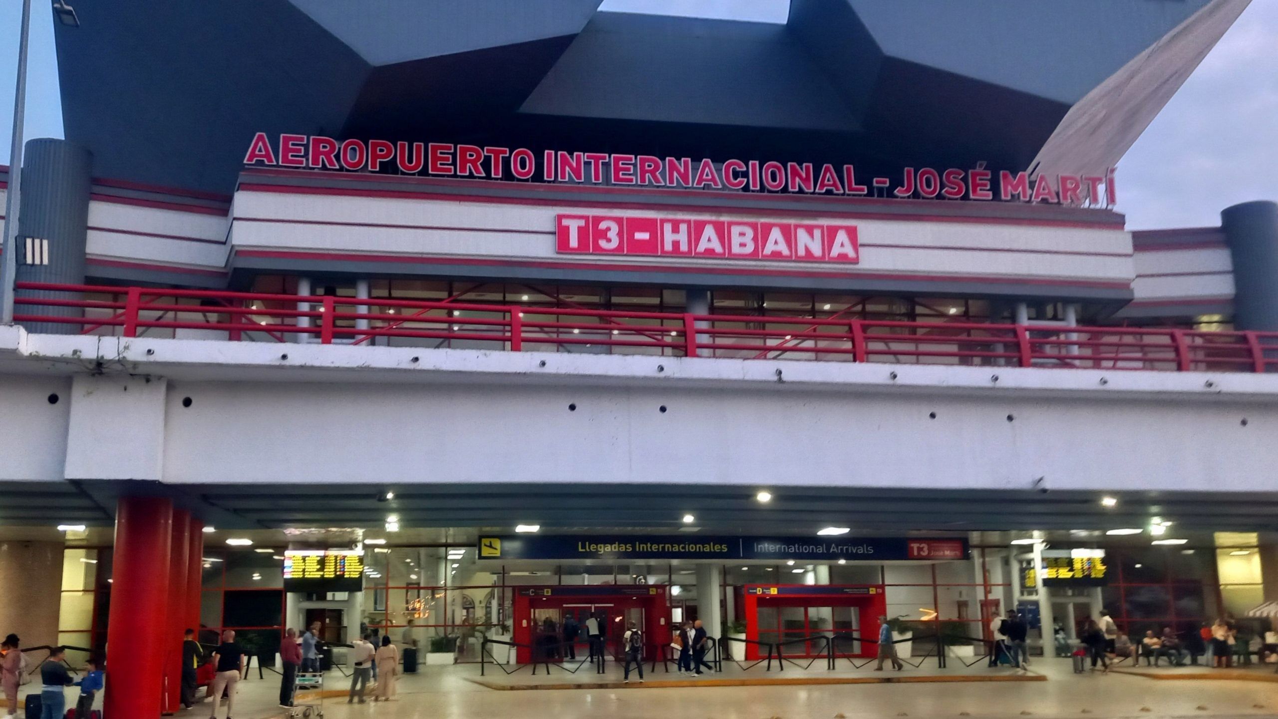 Cancelación de vuelos a Cuba: en unos días esta aerolínea dejará de volar a la isla