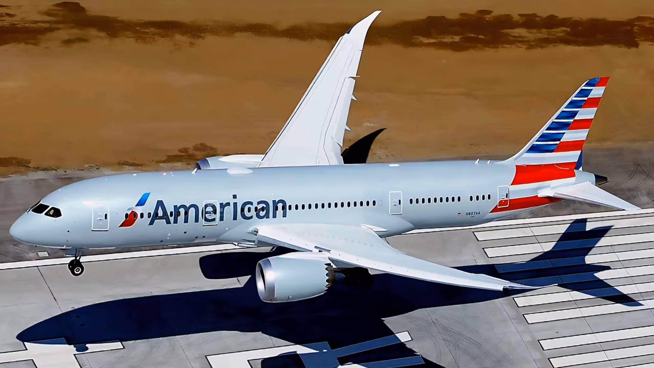 American Airlines anuncia suspensiones y cambios de vuelos