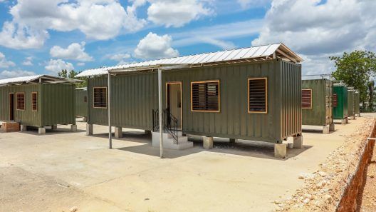Ciego de Ávila construirá 74 hogares modulares para jóvenes sin amparo filial y familias vulnerables