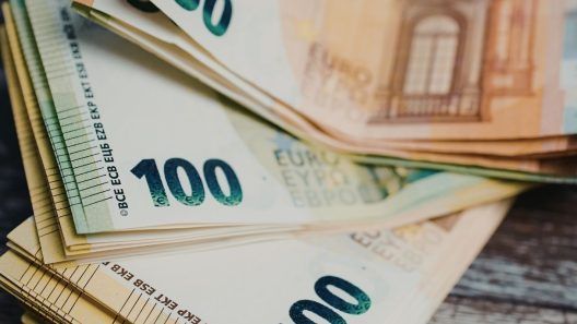 Dólar, euro y MLC en Cuba hoy: estas son las tasas que dicta el mercado