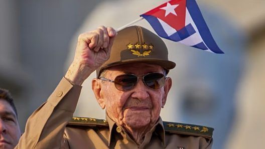 Medios norteamericanos aseguran que EE.UU. evalúa acusar a Raúl Castro