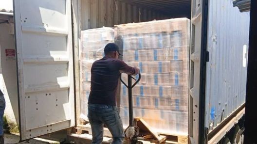 Llegan alimentos enlatados donados por Canarias a esta provincia cubana