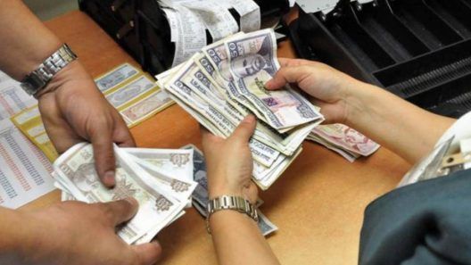 Gobierno cubano actualiza cómo pagará salarios durante interrupción laboral