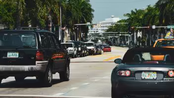 Avisos por colapsos en aeropuerto y carreteras de Miami por feriado de Memorial Day