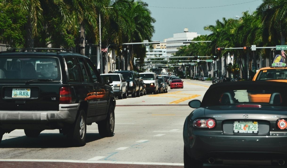 Avisos por colapsos en aeropuerto y carreteras de Miami por feriado de Memorial Day