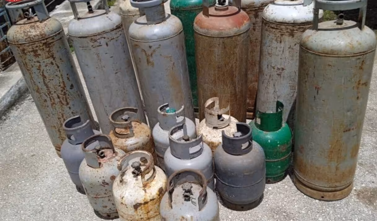 Policía cubana decomisa 25 cilindros de gas en operativo contra ilegalidades