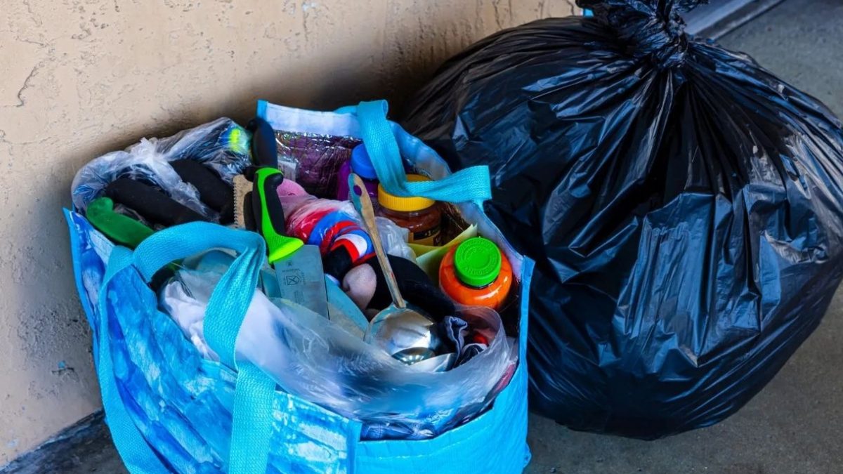 Crecen los envíos de alimentos, dinero y medicina desde Miami para sobrevivir en Cuba