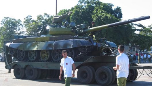 Rusia y Cuba discuten nueva cooperación militar en foro de Moscú