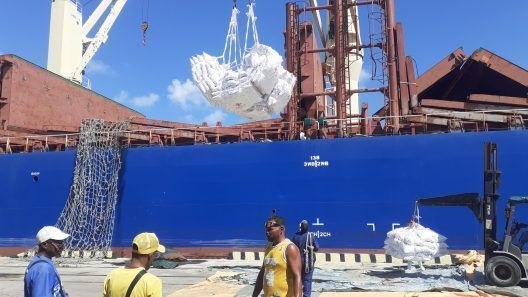 Buque chino llega a La Habana con 15 mil toneladas de arroz