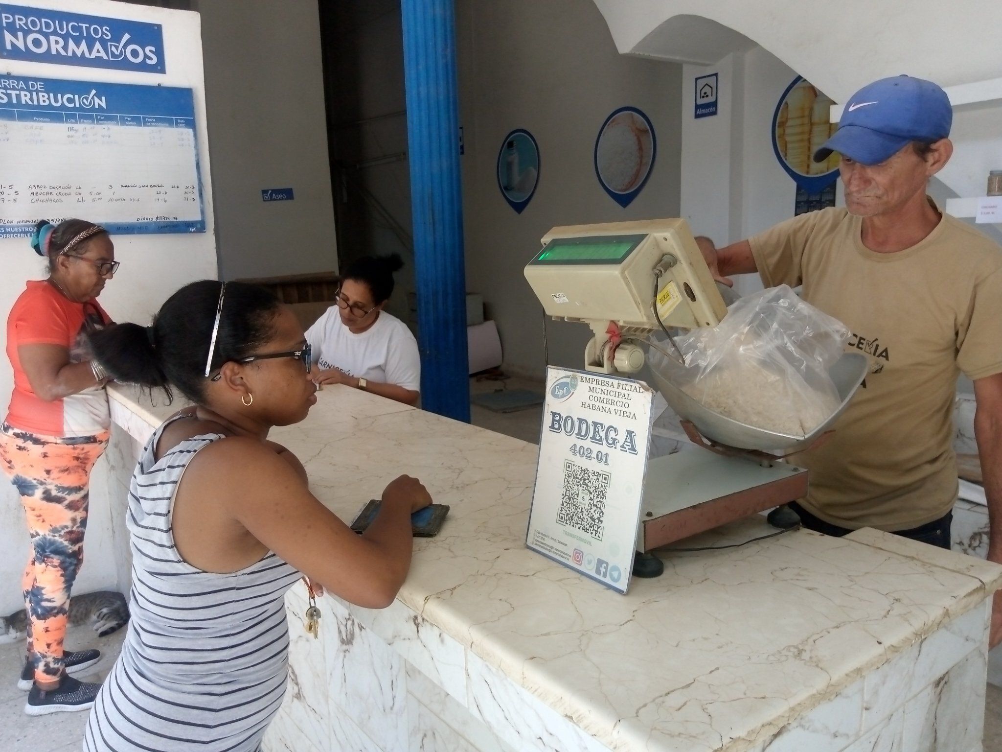 Arroz donado desde Reino Unido llega a bodegas de La Habana Vieja para su entrega por la libreta