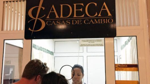 CADECA pagará más pesos cubanos por divisas en efectivo esta semana