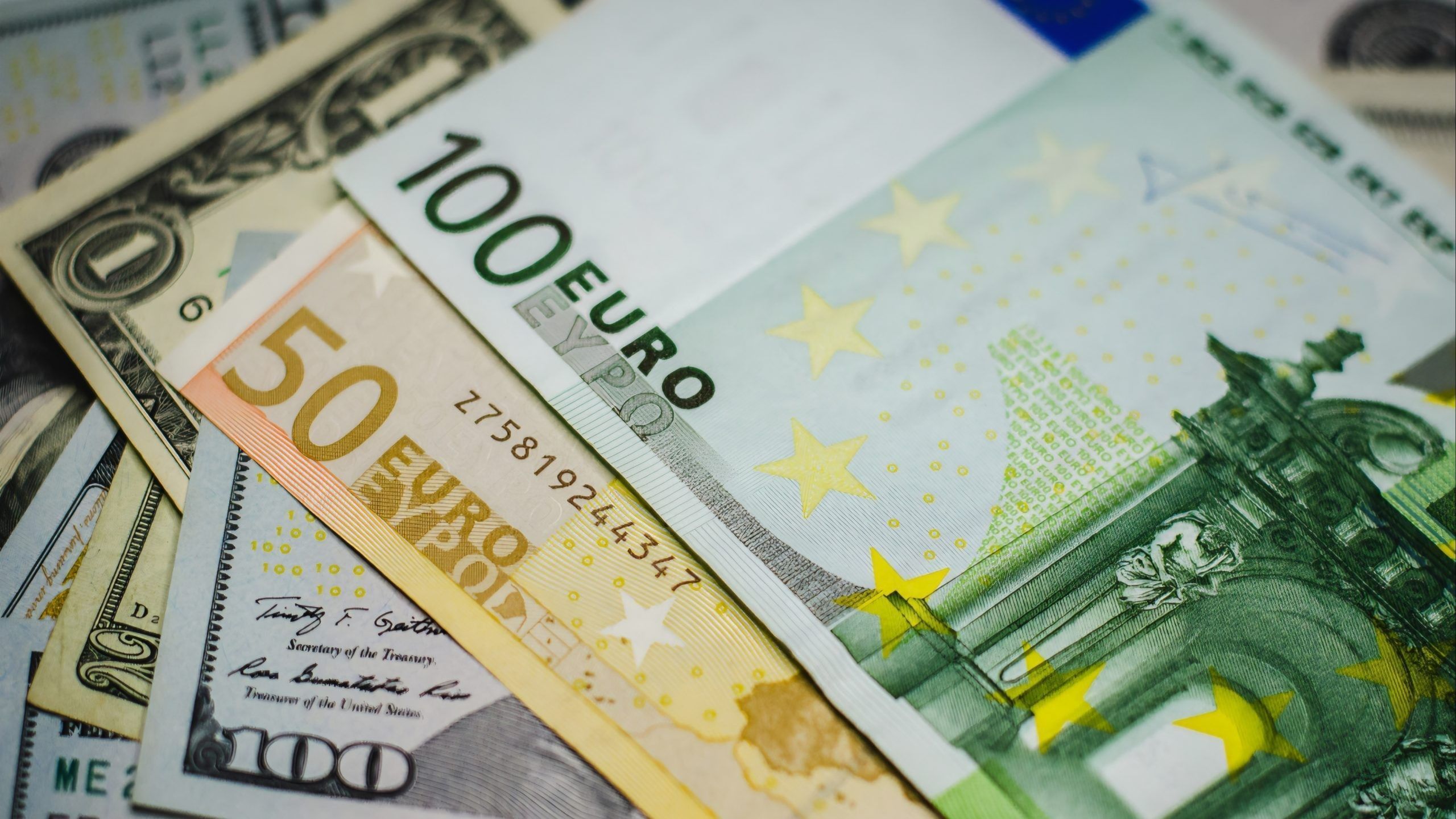 Suben el dólar y el euro en Cuba. Así están hoy las tasas de cambio