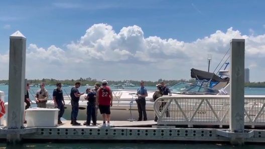 Explosión de un barco cerca de Haulover Sandbar deja 11 heridos en Miami-Dade