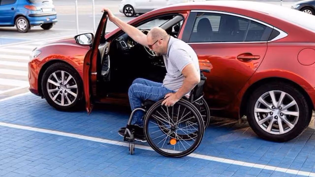 Miami-Dade cancela mas de 4,700 permisos de estacionamiento para personas con discapacidad tras auditoria