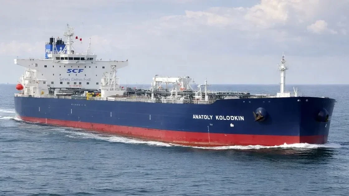 Petrolero ruso se aleja de Cuba con 250 mil barriles de diésel