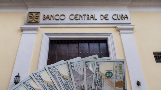 Banco Central de Cuba ordena congelar ciertos fondos y amplía controles sobre divisas y activos virtuales
