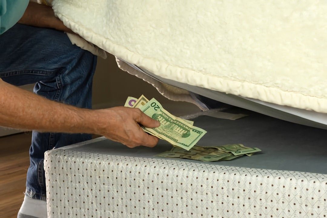 Precio del dólar y el euro al borde de los 700 y 800 pesos respectivamente