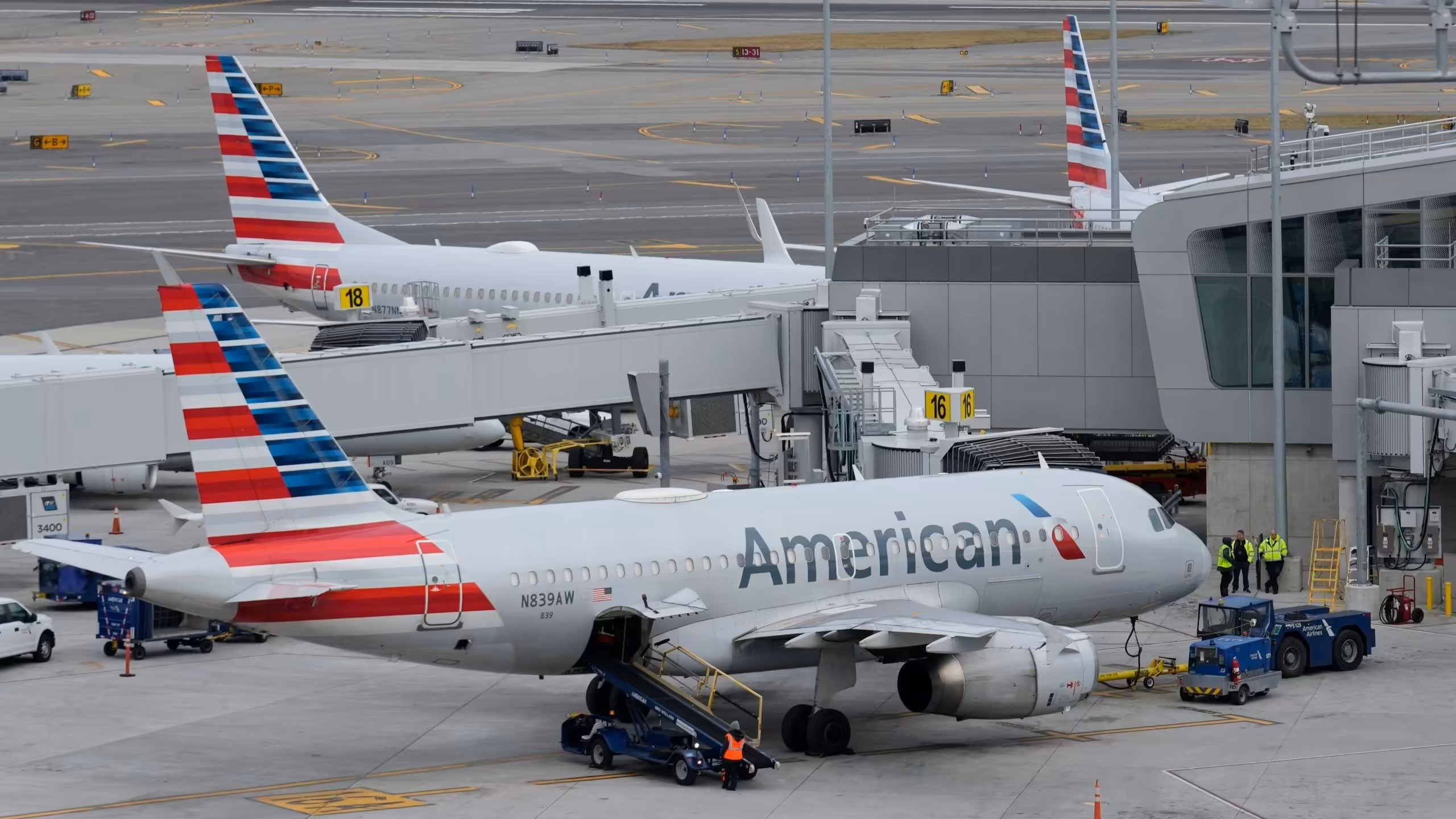 American Airlines suspende vuelos temporalmente y ofrece alternativas a pasajeros afectados