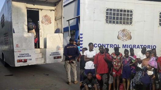 Detienen a dos empleados de Migración en República Dominicana por trasladar a 22 haitianos sin autorización en vehículos oficiales