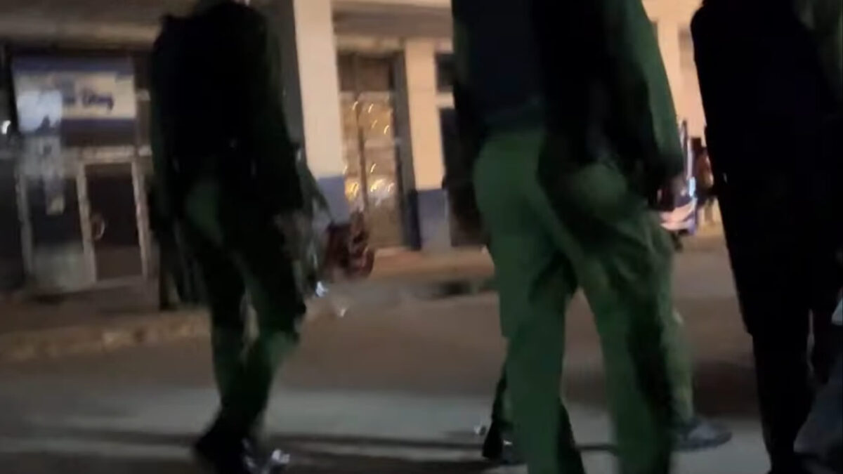 Militarizan las calles de Regla después de varios días de protestas por los apagones
