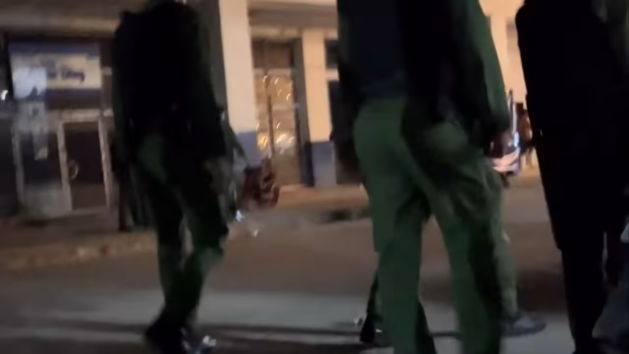 Militarizan las calles de Regla después de varios días de protestas por los apagones