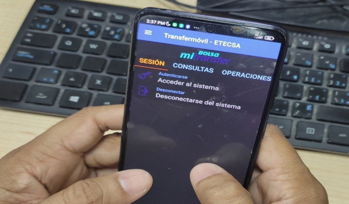¿Funciona realmente Mi Turno? Denuncian que las colas siguen en los bancos