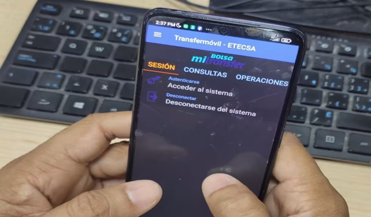 ¿Funciona realmente Mi Turno? Denuncian que las colas siguen en los bancos