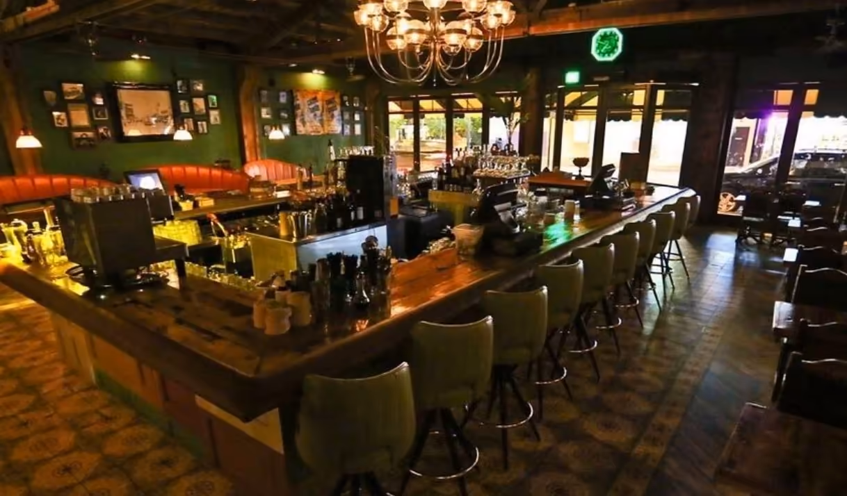 Orgullo cubano en Miami: bar de la Pequeña Habana entra en lista de los mejores de EE.UU