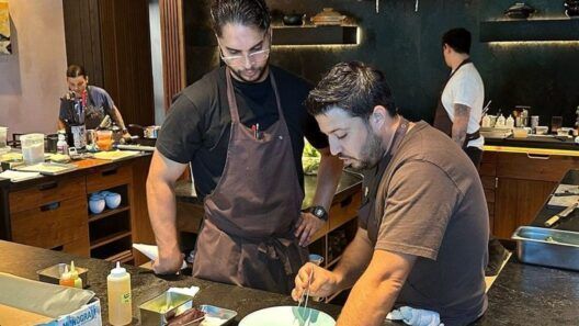 Chef cubano logra la primera estrella Michelin para un restaurante de cocina cubana en EE.UU