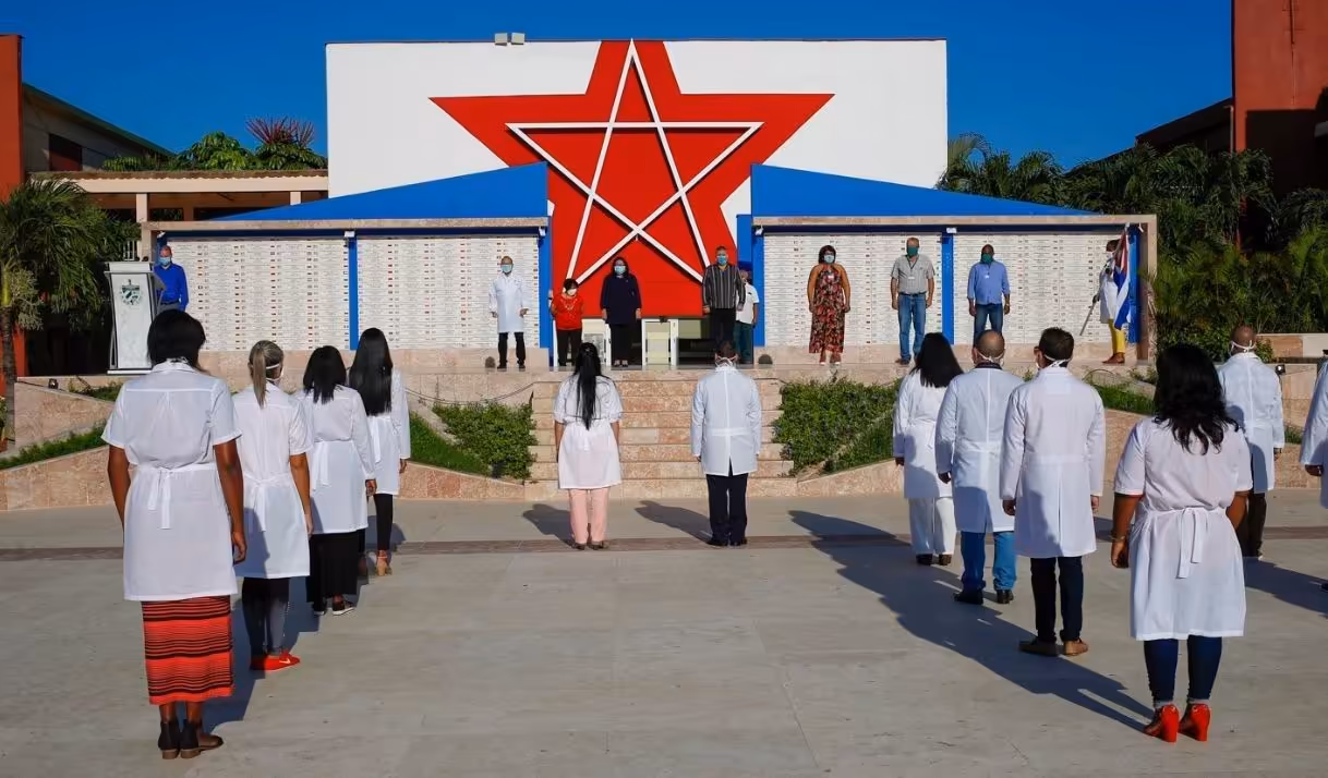 Informan sobre estado de médicos cubanos tras terremotos en Venezuela