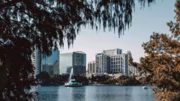 Nueva decisión en Florida pondría en riesgo el acceso a la Universidad de miles de inmigrantes