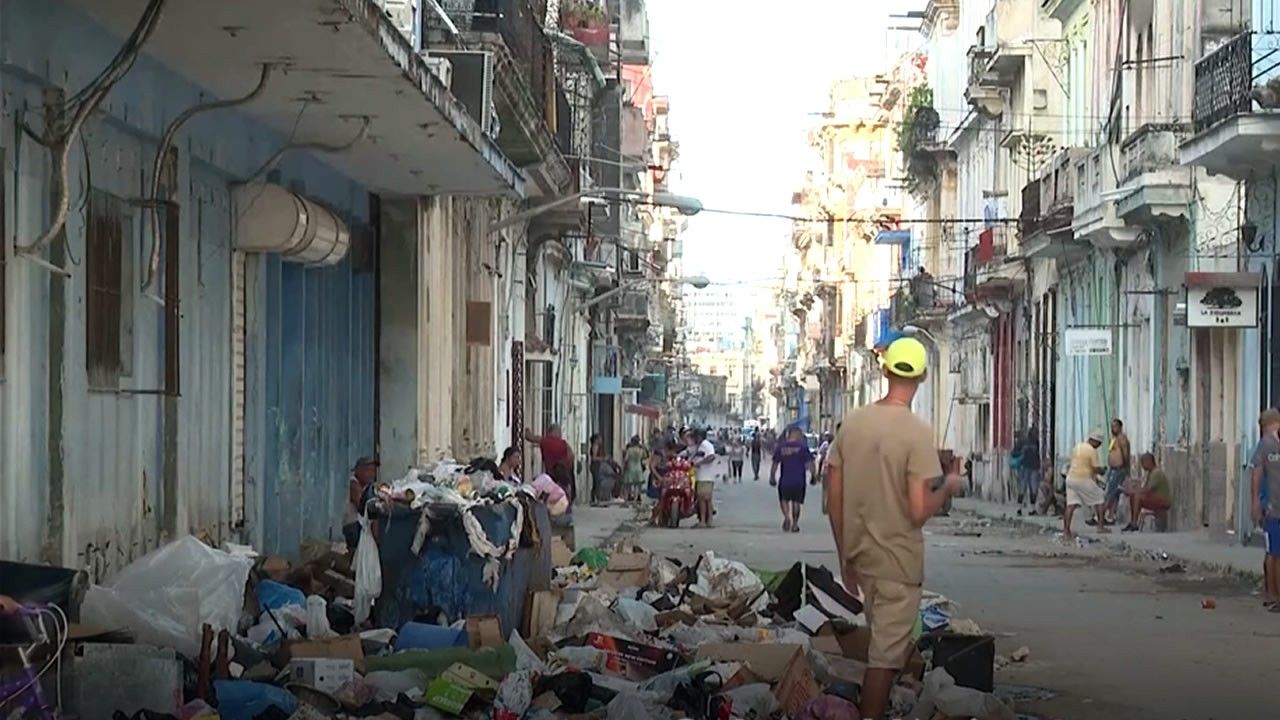 Crisis de basura en La Habana: 1.500 toneladas diarias sin recoger por falta de combustible