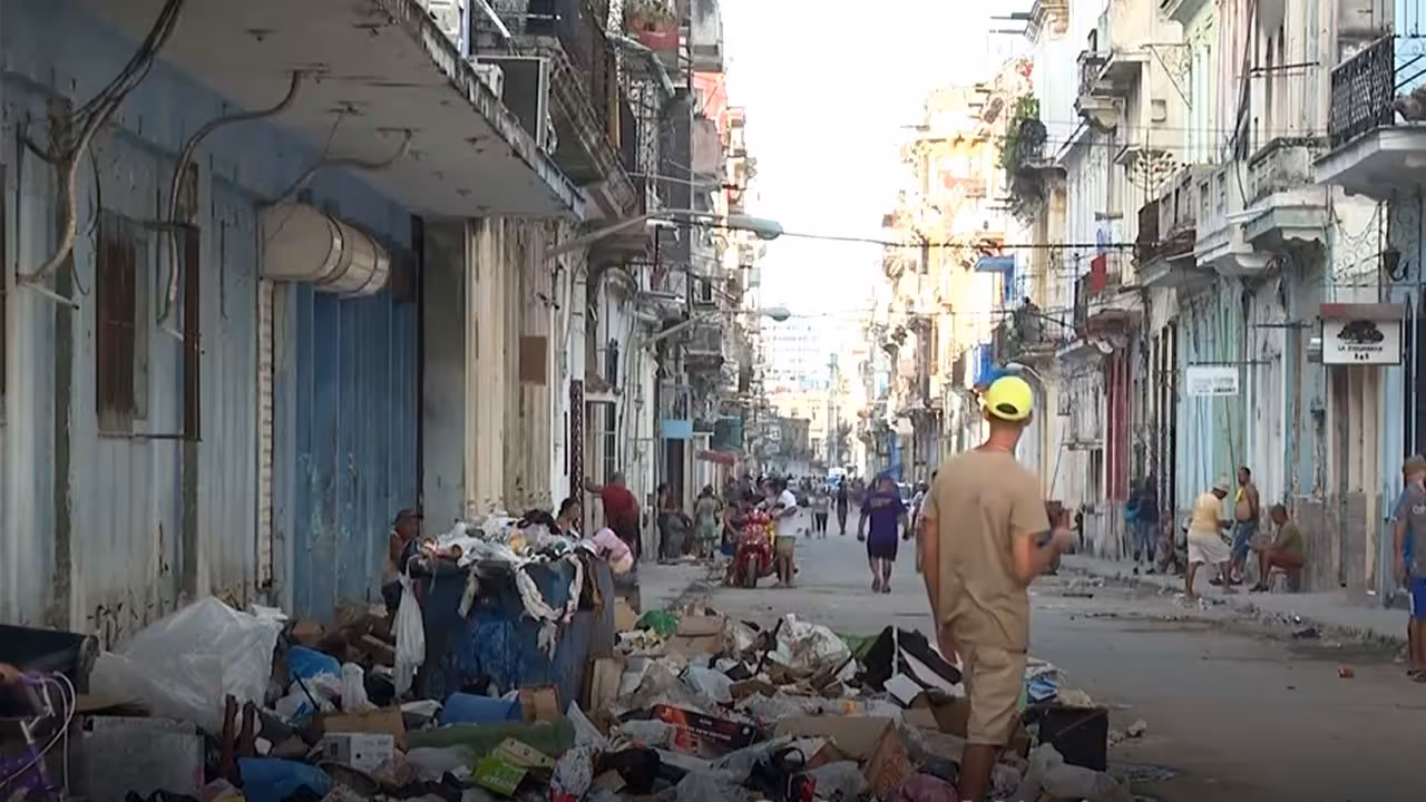 Crisis de basura en La Habana: 1.500 toneladas diarias sin recoger por falta de combustible