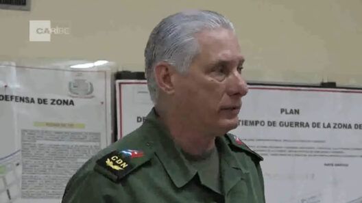 Díaz-Canel inspecciona refugios antiaéreos y ejercicios de defensa en el Vedado