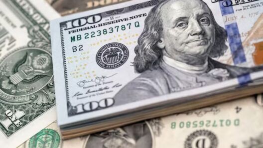 El dólar acelera su caída en Cuba: estos son los valores del mercado informal hoy, 28 de junio 