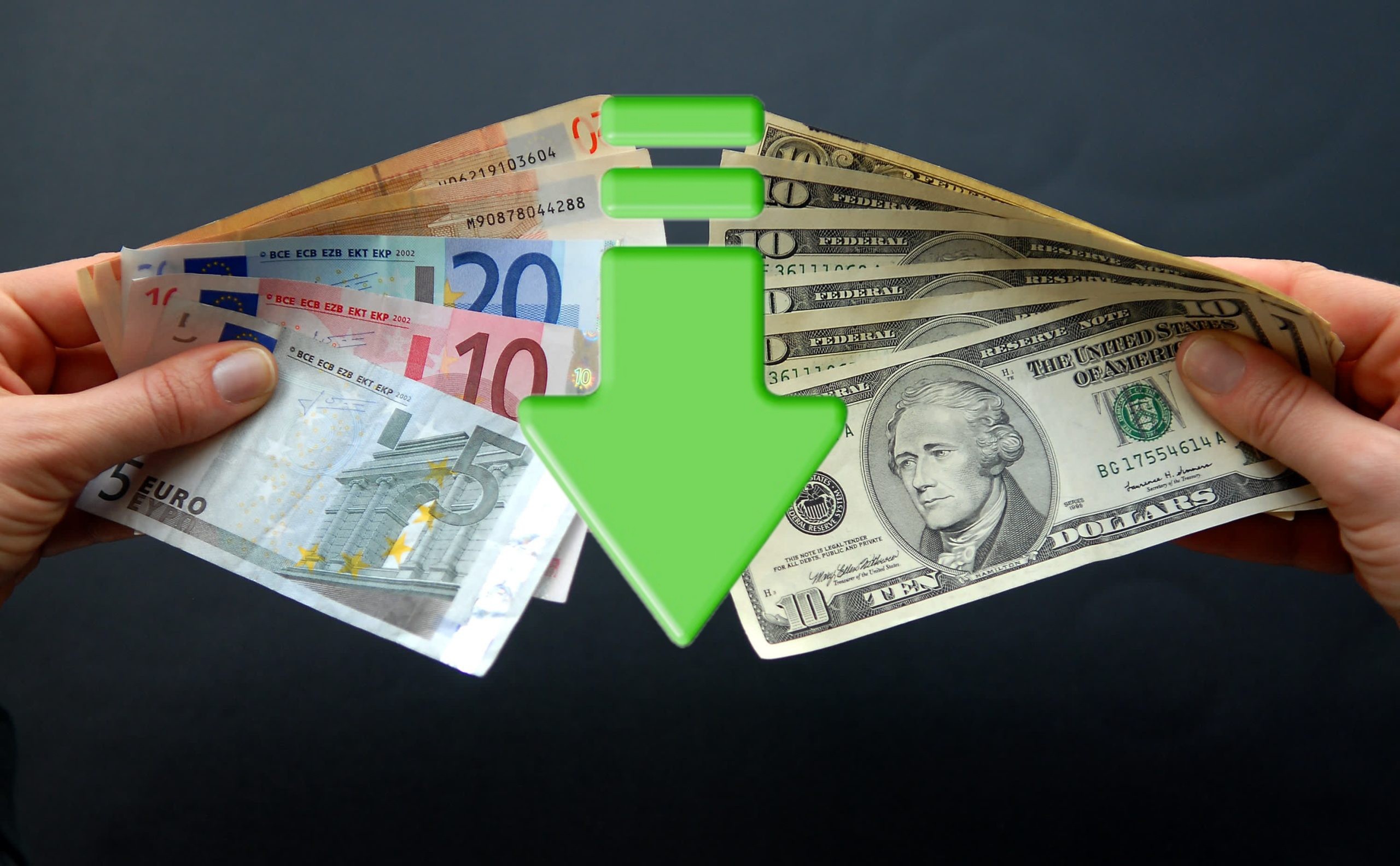 Se derrumba el euro en Cuba: baja 20 pesos en las últimas horas y el dólar pierde 10