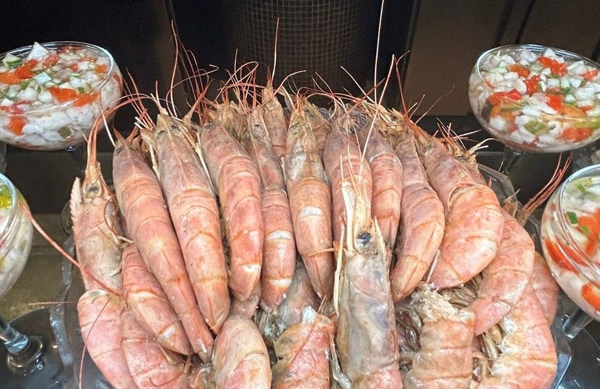 Langosta, cordero y más de 1300 huéspedes: así es la cena en un hotel de Cuba que sigue recibiendo turistas
