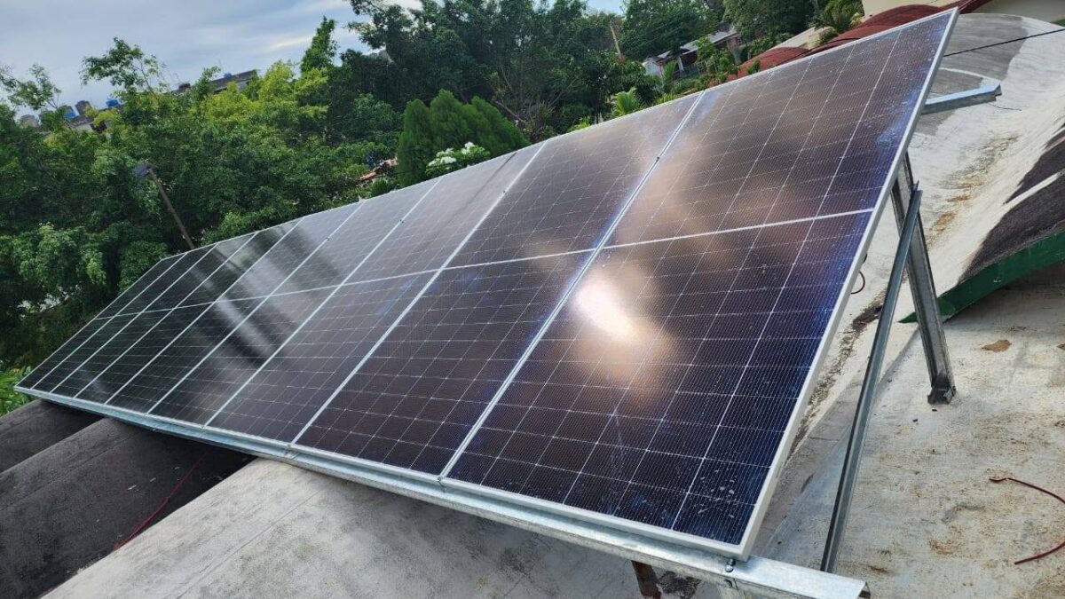 Con apagones récord, la UNE vuelve a pedir a cubanos con paneles solares que vendan energía al sistema