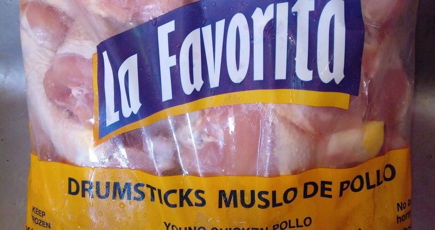 Tienda estatal vende paquete de pollo importado por 11,80 USD y admite que ocultó el precio para atraer clientes