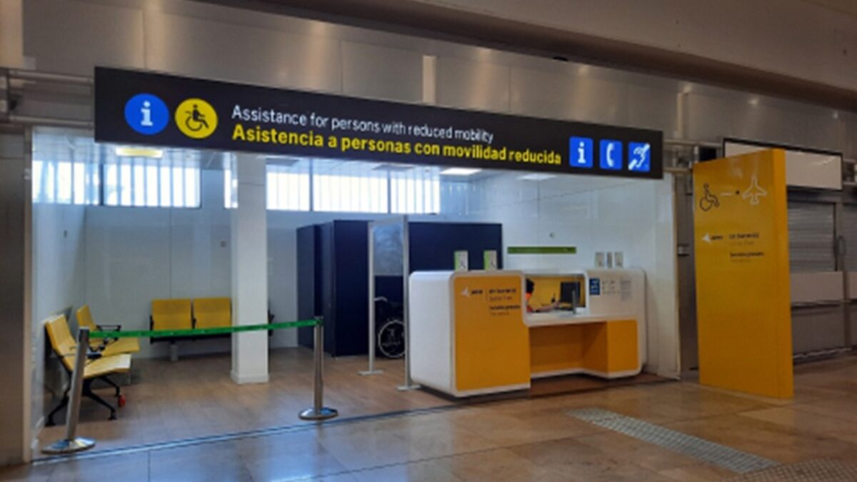 ¿Viajas a Cuba y necesitas silla de ruedas en Madrid? Alertan sobre retrasos pese a haber reservado asistencia